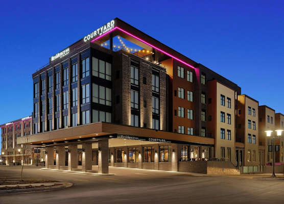 Courtyard by Marriott Milwaukee Brookfield at Poplar Creek 1