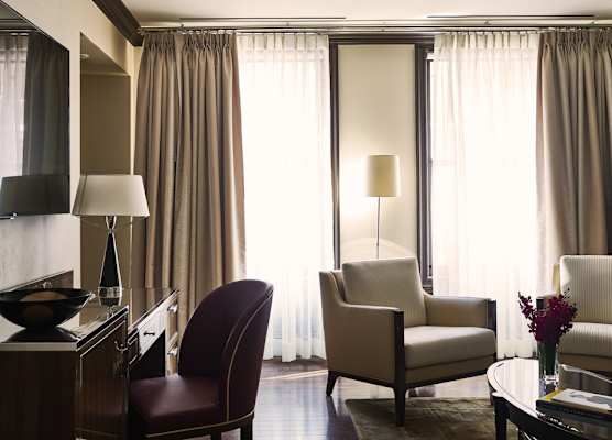 The Iroquois Times Square, a Small Luxury Hotel 1