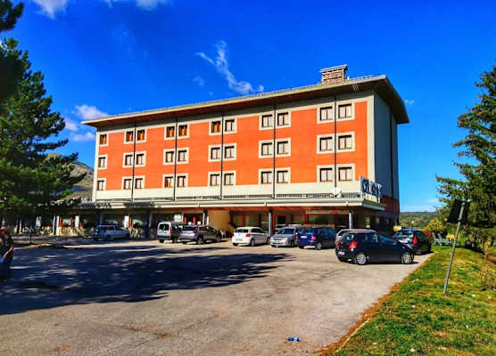 Hotel Holidays 1