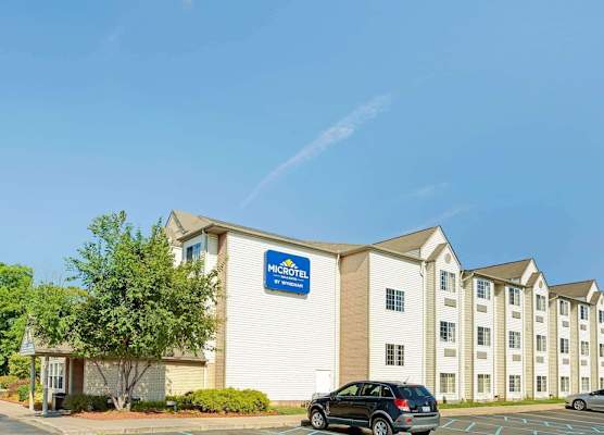 Microtel Inn & Suites by Wyndham Detroit Roseville 1