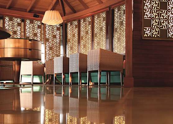Constance Halaveli Resort 1