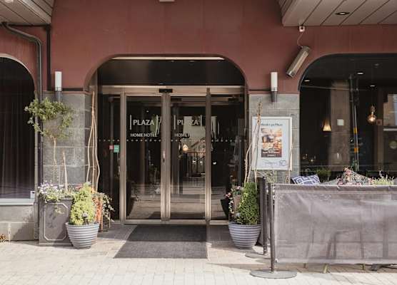 Home Hotel Plaza 1