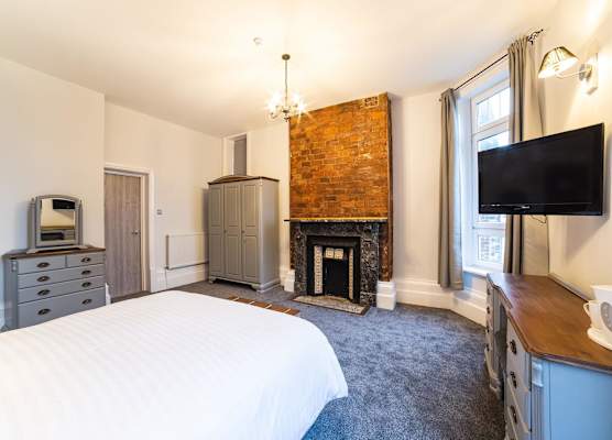 Churchill's Hotel 1