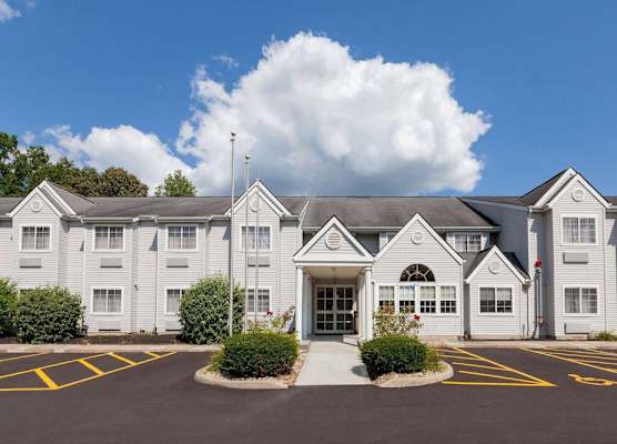 Microtel Inn & Suites by Wyndham Sunbury/Columbus North 1
