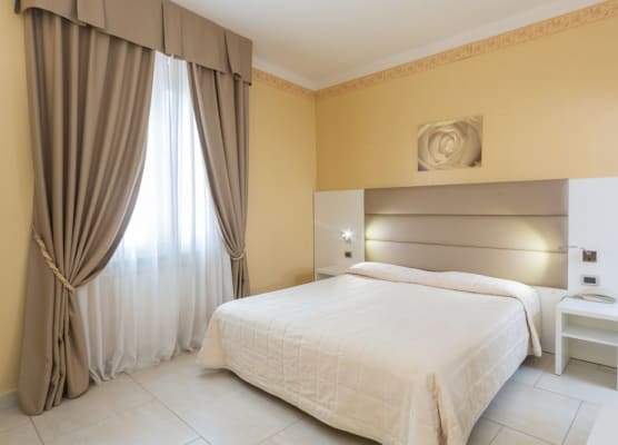 Hotel University 1