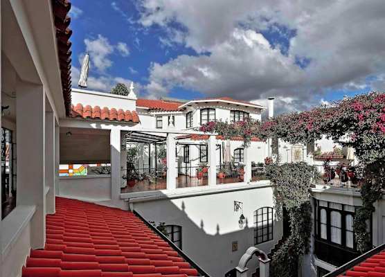 El Hotel de Su Merced 1