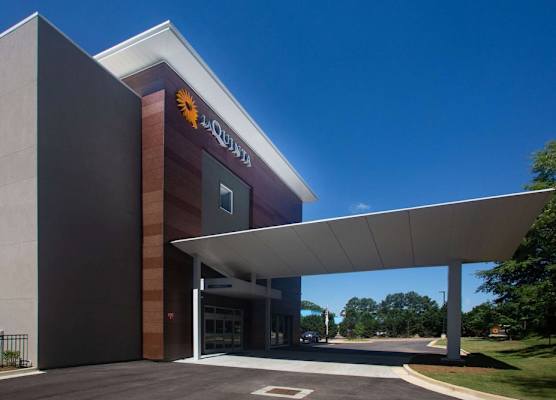 La Quinta Inn & Suites by Wyndham Oxford 1