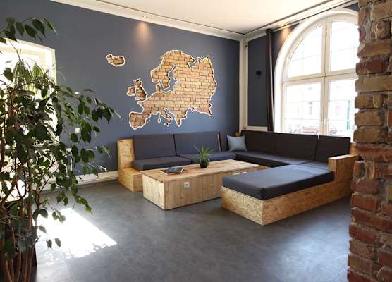Blue Doors Hostel KTV 1