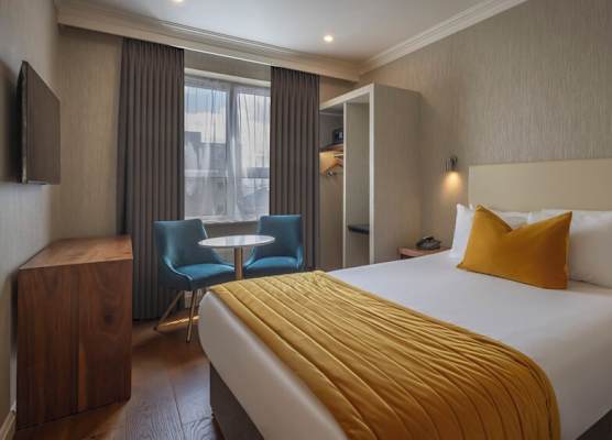 Eyre Square Hotel 1