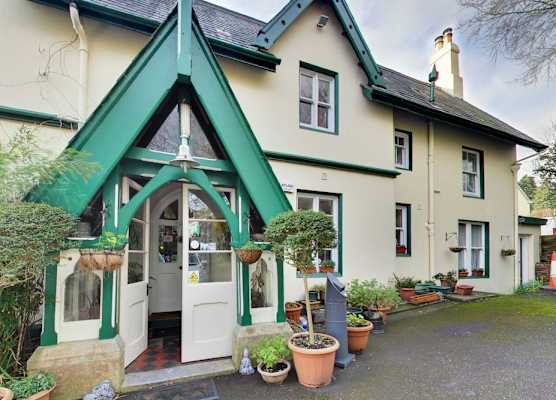 Robin Hill Heritage Guest House 1