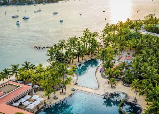Mauricia Beachcomber Resort & Spa 1