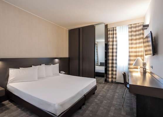Hotel Ovest 1