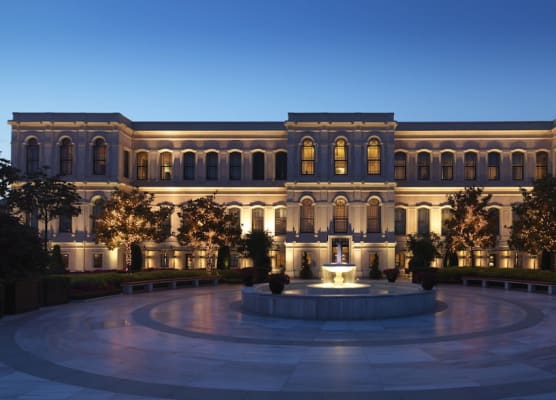 Four Seasons Hotel Istanbul at the Bosphorus 1