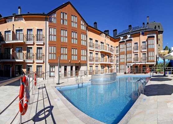 Apartahotel & Spa Jacetania 1