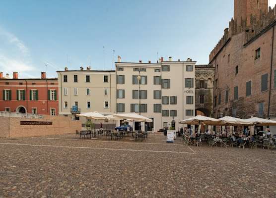 Hotel dei Gonzaga, MantegnaHotels 1