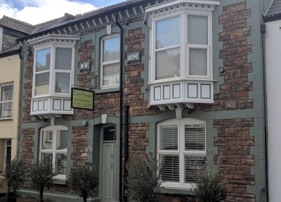 Lion House Bed & Breakfast with Restaurant 1