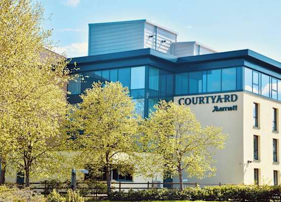 Courtyard by Marriott Glasgow Airport 1