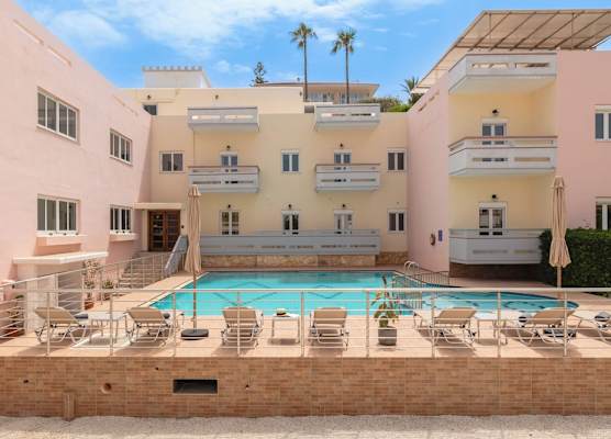 Thelèsi Apartments, 100m from the beach 1