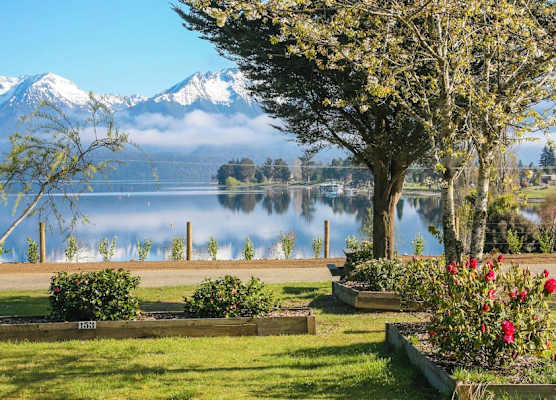 Te Anau Lakeview Holiday Park & Motels 1