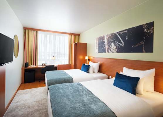 Leonardo Hotel Salzburg Airport 1