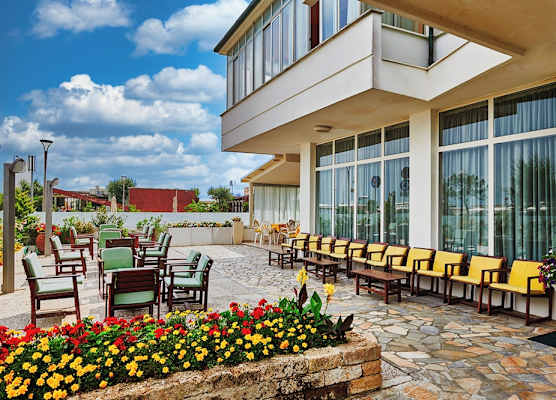 Hotel Caesar B&B Fronte Mare in Centro di Milano Marittima 1