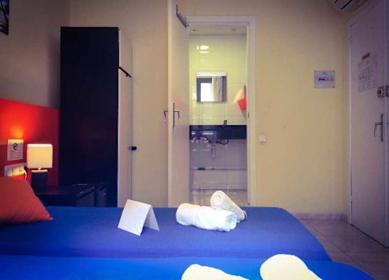 Barcelona City Centre Hostal 1