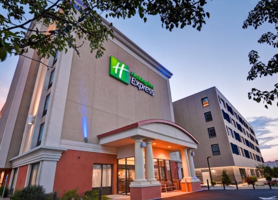Holiday Inn Express BOSTON by IHG 1
