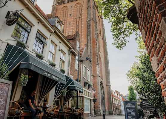 Long John's Pub & Hotel 1