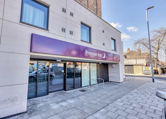 Premier Inn London Tooting 1