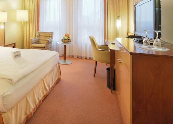 The Q - Quadro City Hotel 1