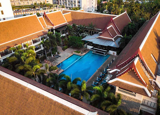 Deevana Patong Resort & Spa 1
