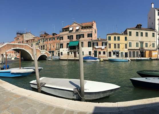 Princess Guest House Canal View 1