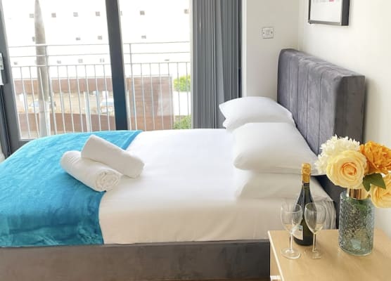 Tudors eSuites Balcony Apartment 1