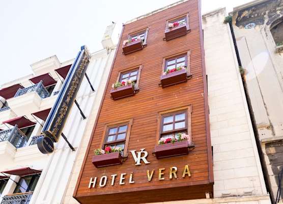 Cheers Vera Edition Hotel 1
