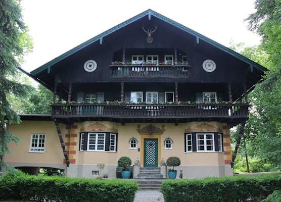 Villa Zollhaus Bed & Breakfast 1