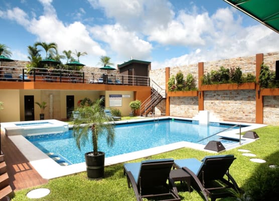 Queens Hotel Angeles City 1
