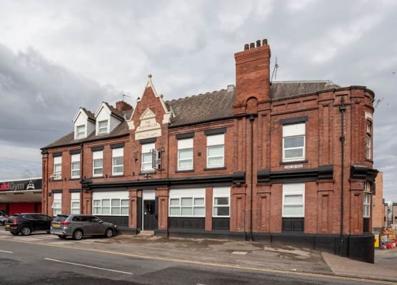 Dusties Hotel 1