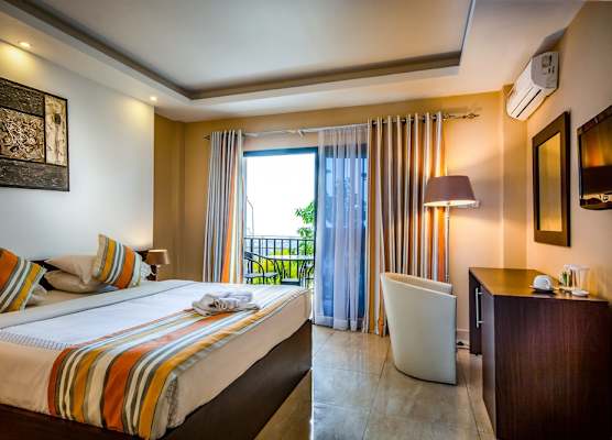 The Country Lodge Hotel 1