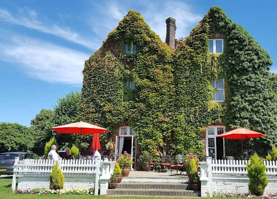 voco Letchworth Hall by IHG 1