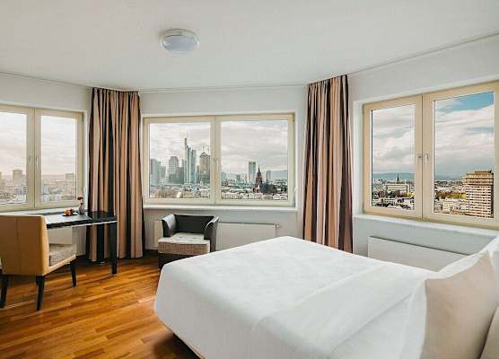 Main Plaza Suite Tower 1