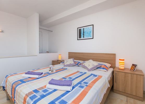 Apartments Lovro 1