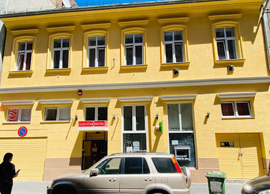 Easy Star Hotel 1