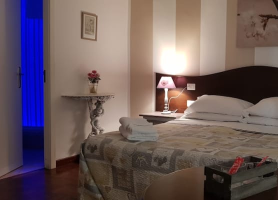 B&B Napoli Centrale Room&Jacuzzi 1