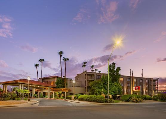 Best Western Plus Scottsdale Thunderbird Suites 1