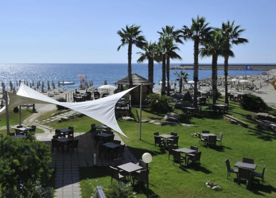 Aregai Marina Hotel & Residence 1