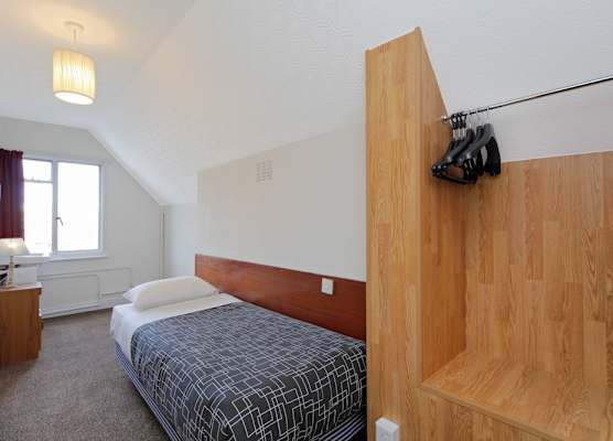 London Visitors Hotel 1