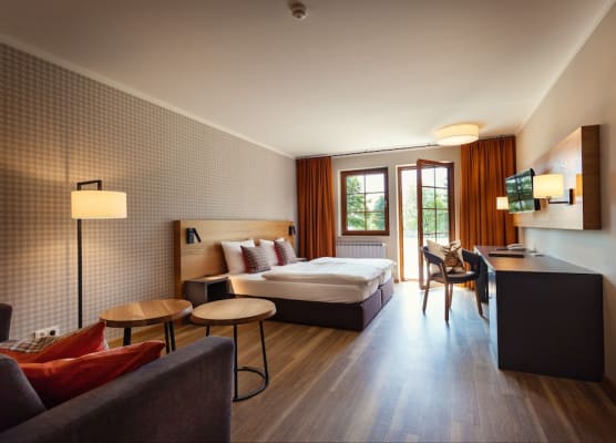 Waldhotel Kreuztanne 1