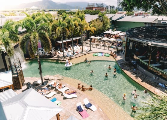 Gilligan's Hotel & Resort Cairns 1