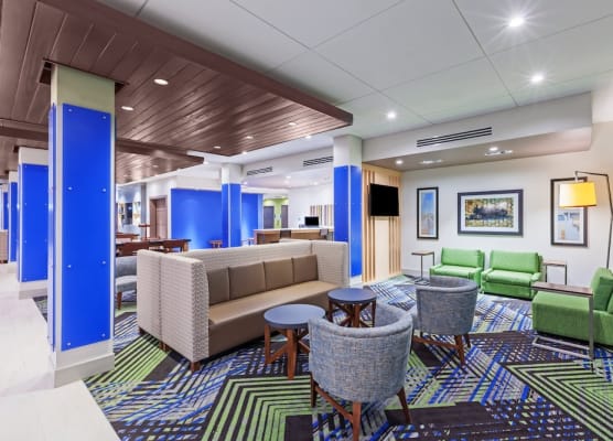 Holiday Inn Express & Suites CHANUTE by IHG 1