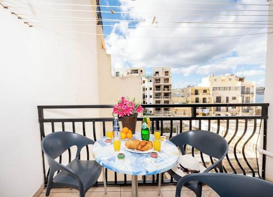 Seashells Self Catering Apartment by Getaways Malta 1